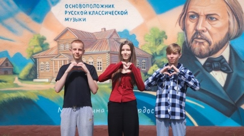 В Десногорске открыли муралы с Гагариным и Глинкой