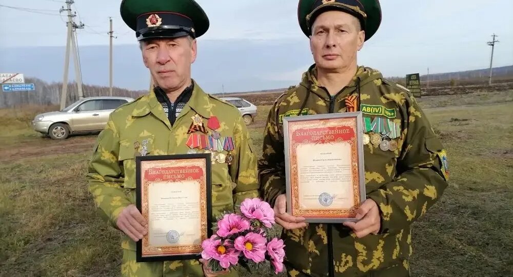 Служили два товарища