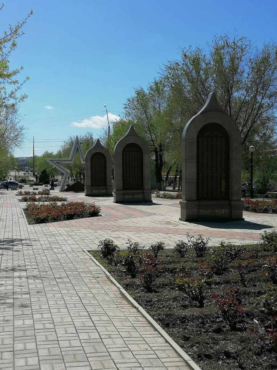 Памятник «Звезда». Трусовский  район. Астрахань. 2022 г. Фото Бекмурзаевой С.