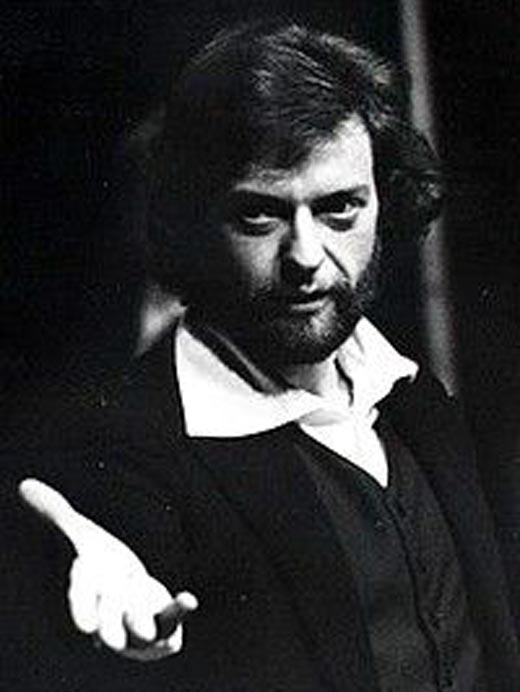 Тут В. Кухарешин не в роли Сирано, но тоже хорош. Фото с https://stuki-druki.com/authors/Kuhareshin-Valeriy.php