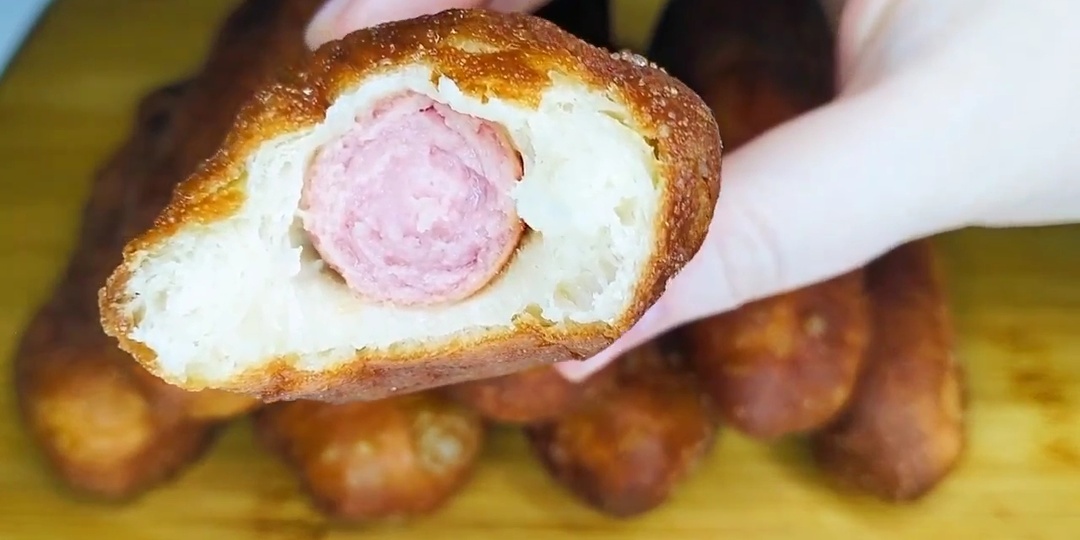 Домашние сосиски в тесте жареные на сковороде🌭