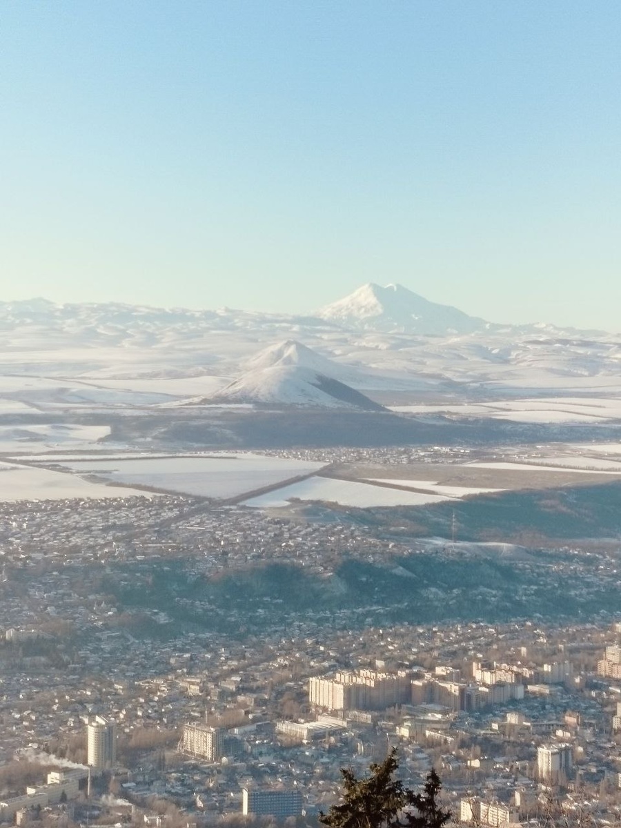 Вот такая красота на вершине.
