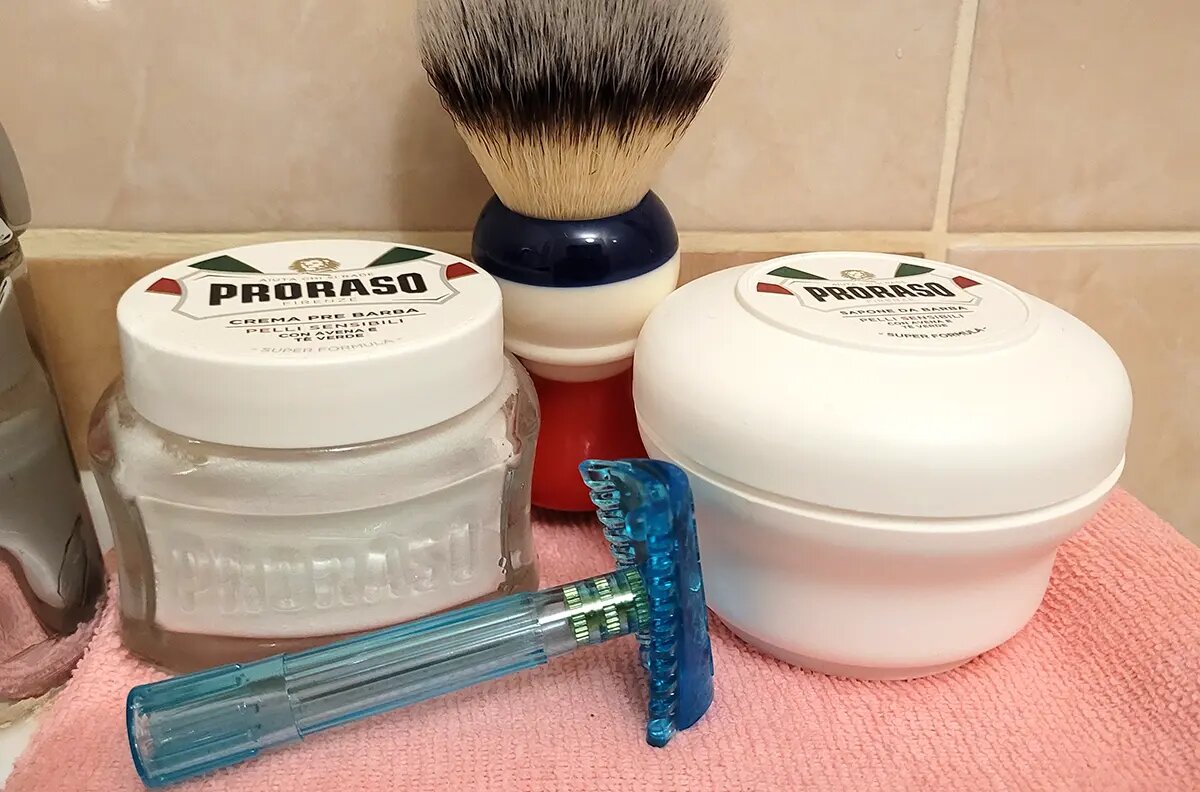 Утренний ритуал с косорезом Vaxon