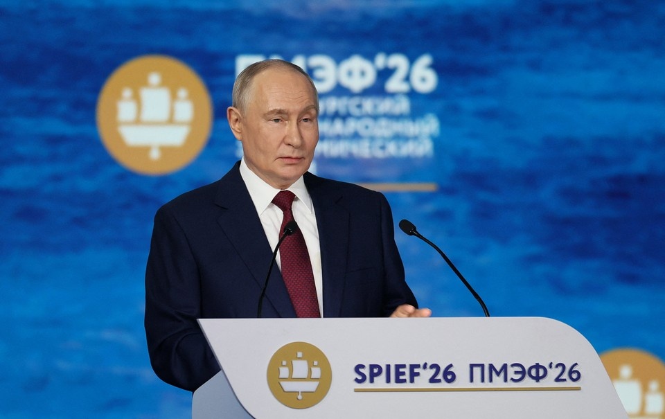    Путин: Сильная суверенная страна не может быть закрытой REUTERS