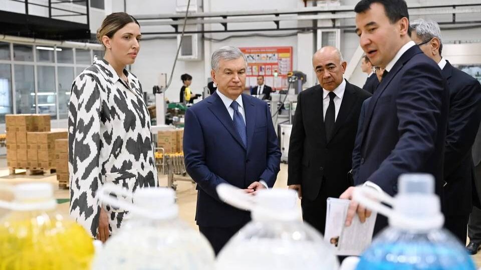 В работе ПМЭФ-2026 принимает участие Президент Узбекистана Шавкат Мирзиёев
