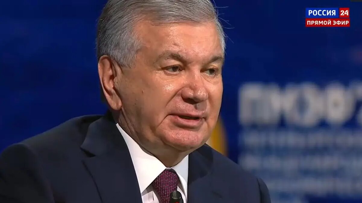    Президент Узбекистана Шавкат Мирзиёев на ПМЭФ. Фото: стоп-кадр трансляции телеканала «Россия 24»