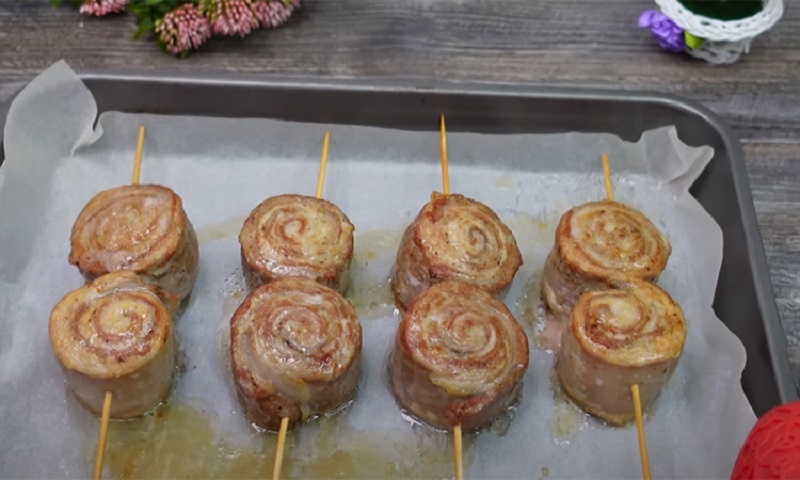 Сочные рулетики из свиного филе: секреты идеального вкуса на обычной кухне  