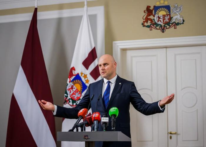 Новый премьер Латвии намерен лишить страну миллиарда евро в год
