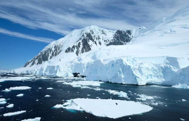 Потепление воды и таяние морского льда на западе Антарктического полуострова. Фото: Британская геологическая служба.