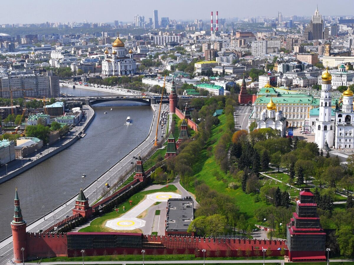    Вид на Большой Кремлевский сквер в Москве | © РИА Новости / Максим Блинов