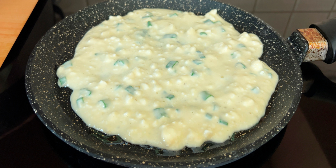 Никогда бы не подумала, что это так вкусно! Ну, очень вкусные лепешки! Я теперь их еще и замораживаю