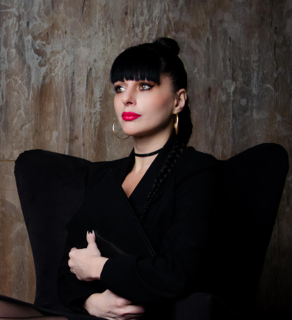 Марина Грамакова.