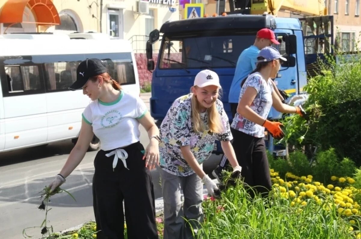    Несовершеннолетние могут трудиться неполный рабочий день.