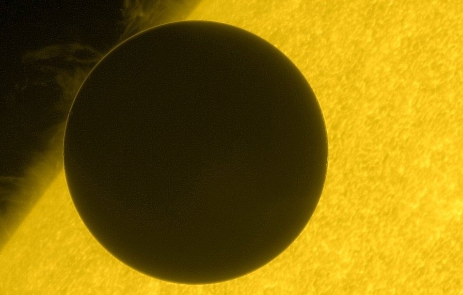    Транзит Венеры по диску Солнца, 2012 год  JAXA/NASA