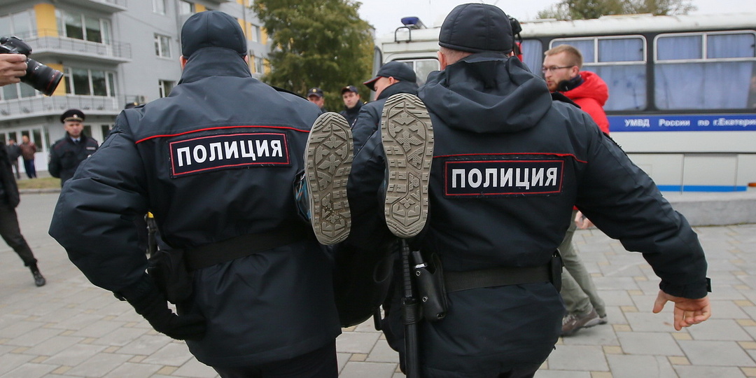 «ОВД-Инфо» признали экстремистской организацией. Что это значит для тех, кто донатит