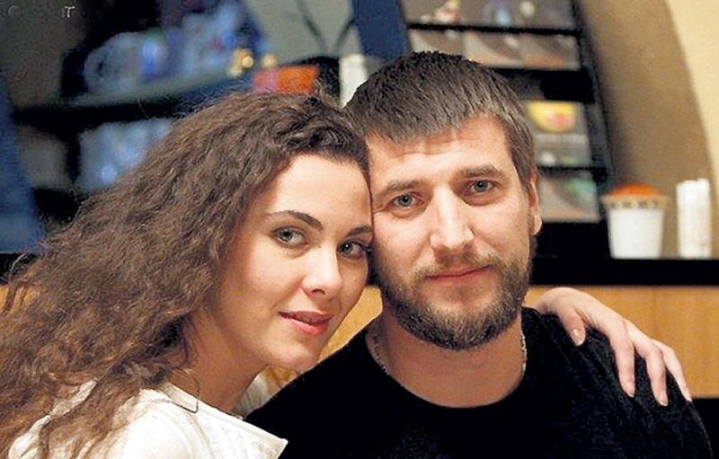 Разница в возрасте 13 лет: новый брак после 10-летнего союза с изменщиком Устюговым и взрослая дочь: Янина Соколовская