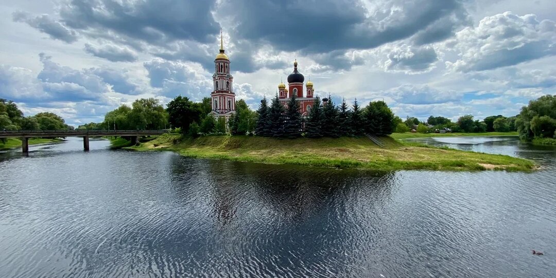 10 самых красивых городков и деревень между Москвой и Петербургом
