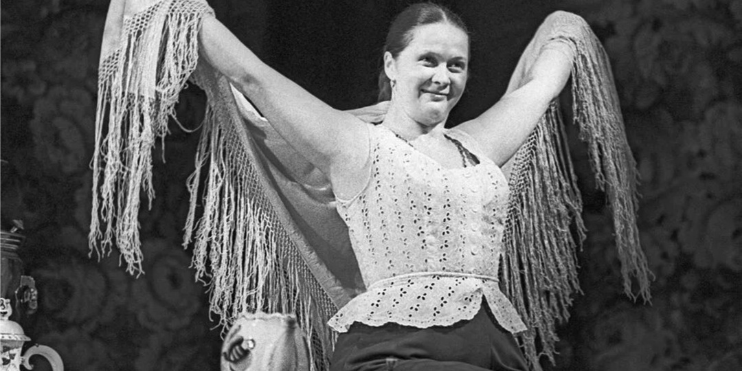 «Наташа дала по физиономии Татьяне, была такая настоящая драка. С этого момента она стала полновластной царицей театра»: Наталья Гундарева