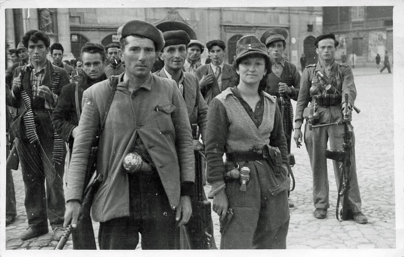 Члены партизанского отряда "Отчизна или смерть!" 1944. Источник - ru.pinterest.com
