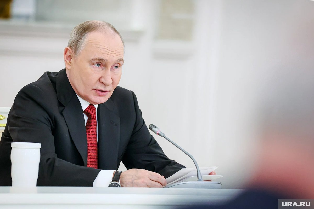    Владимир Путин дал понять, что хочет конкретных решений по Украине, а не просто громких слов