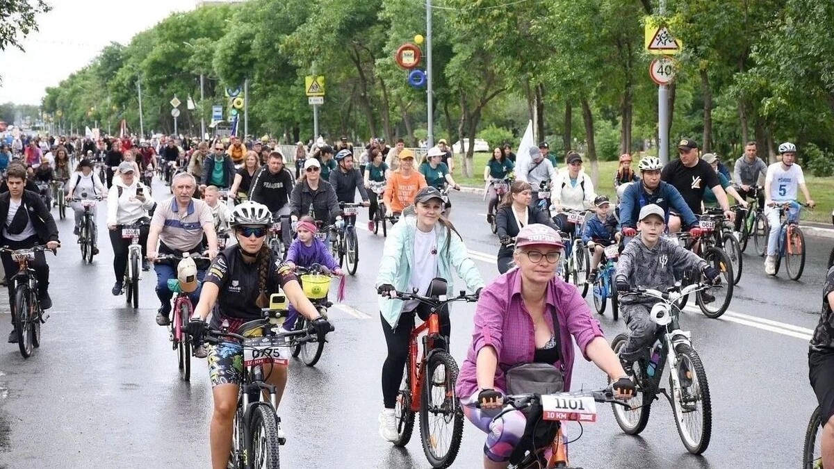    В Оренбурге прошел крупный велопарад   Мэрия Оренбурга