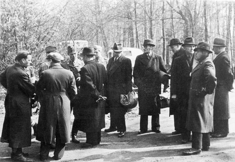Офицеры гестапо, Германия 1930-е годы. фото из rg.ru