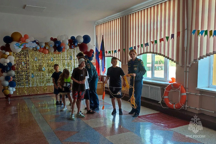 Школьники из Ялты ДНР попробовали себя в роли спасателей