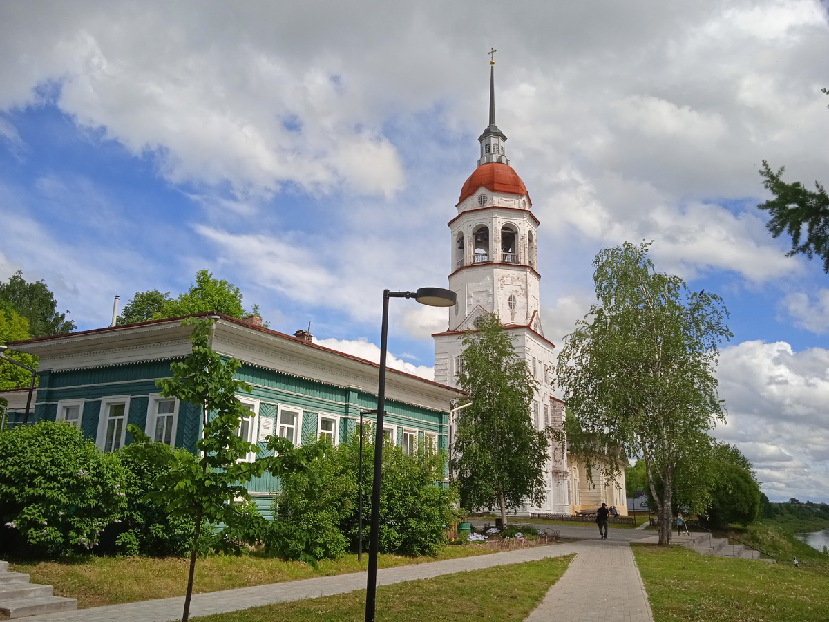 На подходе к храму. Фото автора, 30 мая 2026г.