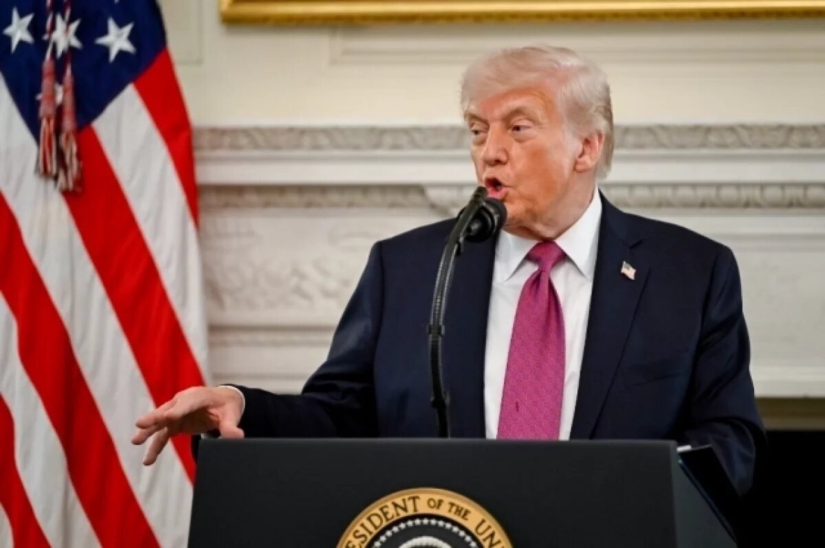    Трамп выложил ИИ-клип о всемирной любви к нему