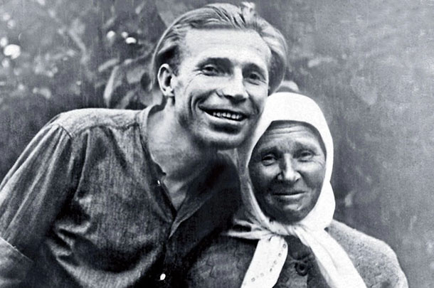 Иван Лапиков с мамой