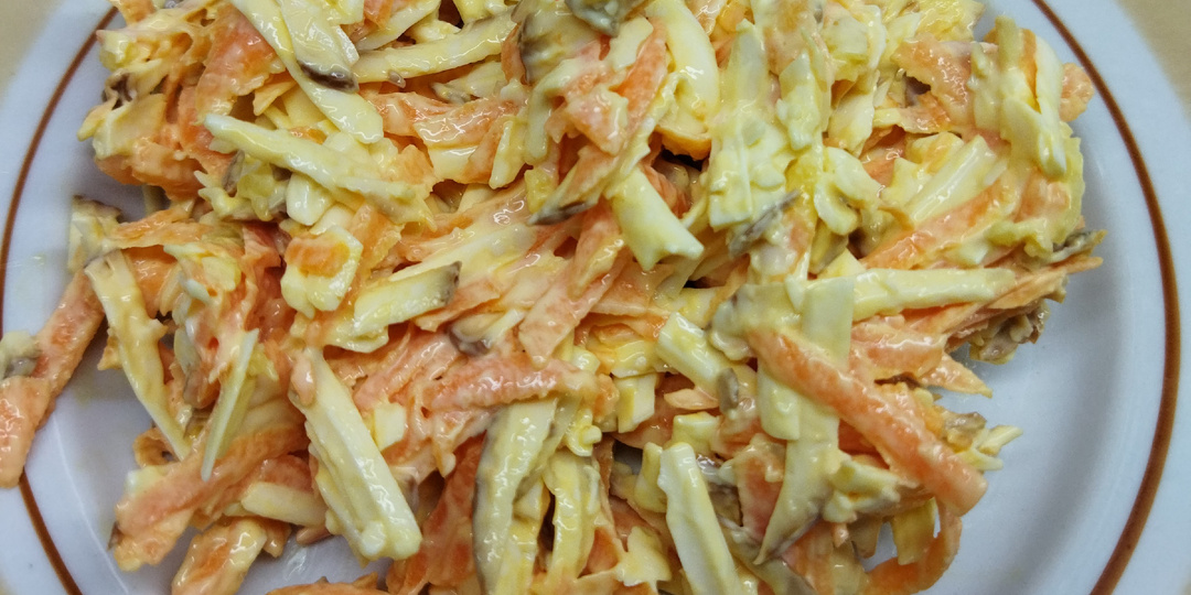 Салат из колбасного сыра — простой, вкусный и сытный рецепт на каждый день
