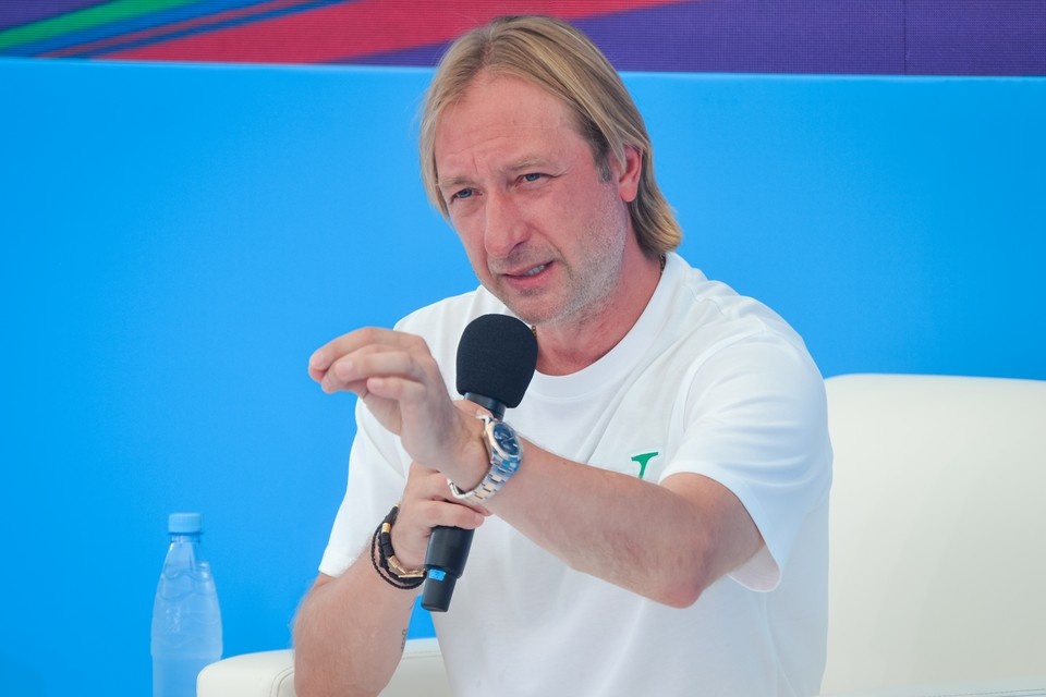    Плющенко пожаловался на хейт в Сети в адрес его сына Александра Даниил ОПАРИН
