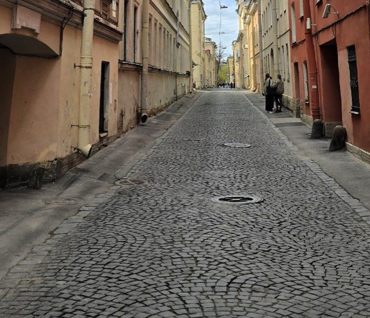 Брусчатка улицы Репина