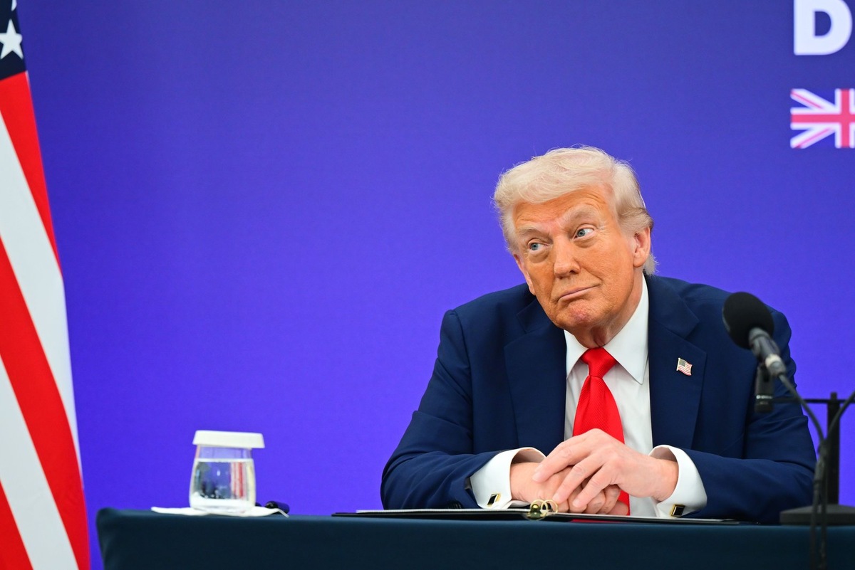 Психологи уверены: за внешними проявлениями уверенности Трамп скрывает свою уязвимость, которую выдают его фирменные привычки.  Фото из открытых источников
