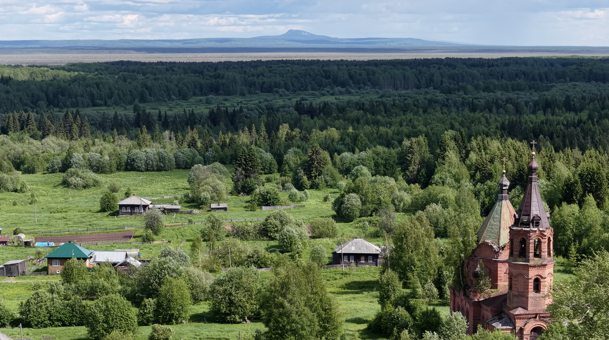 село Камгорт на реке Колва