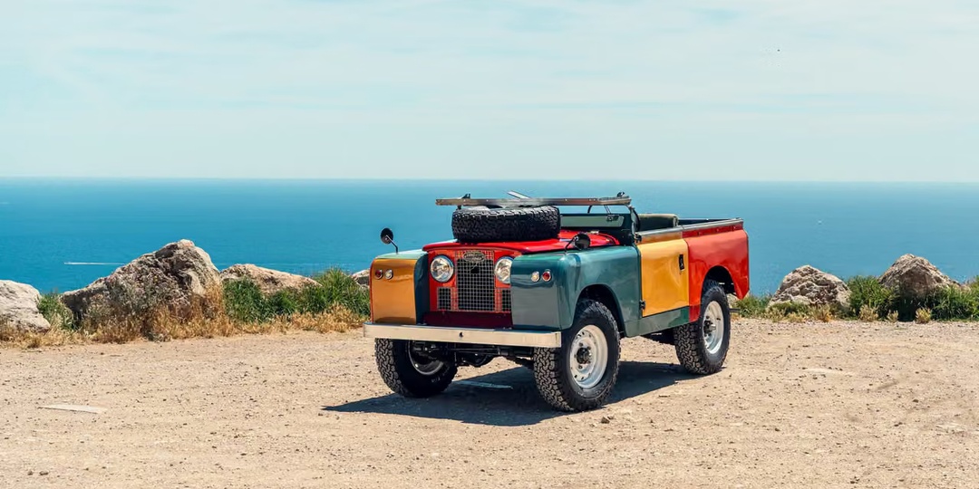 Современное искусство: Land Rover Series II "Art Car" 1958