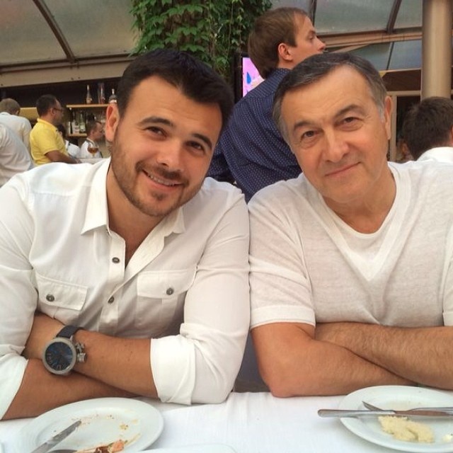    Эмин Агаларов с отцомСоцсети Араза Агаларова
