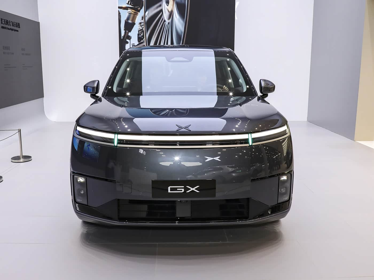 Заказы на новый кроссовер Xpeng GX превысили возможности производства