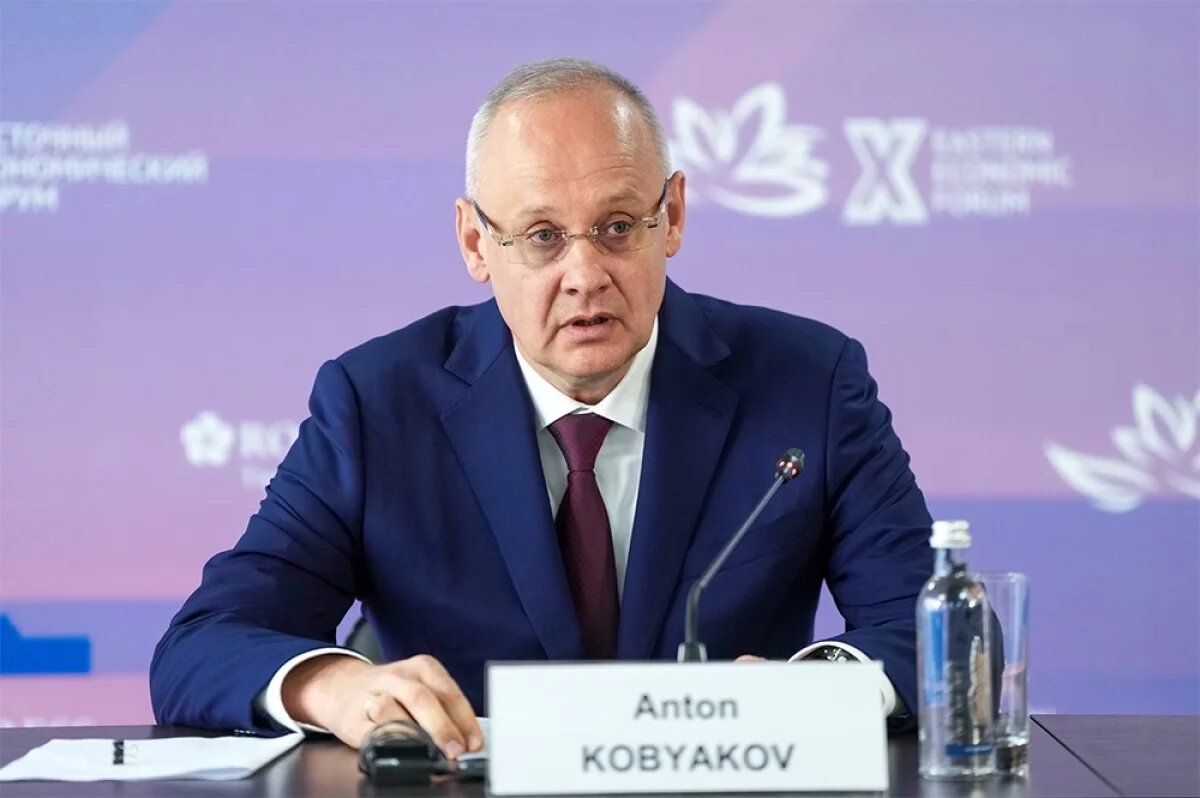    Советник президента, ответсек организационного комитета форума Антон Кобяков.