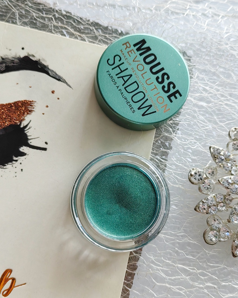 Кремовые тени от бренда "Revolution Makeup", оттенок