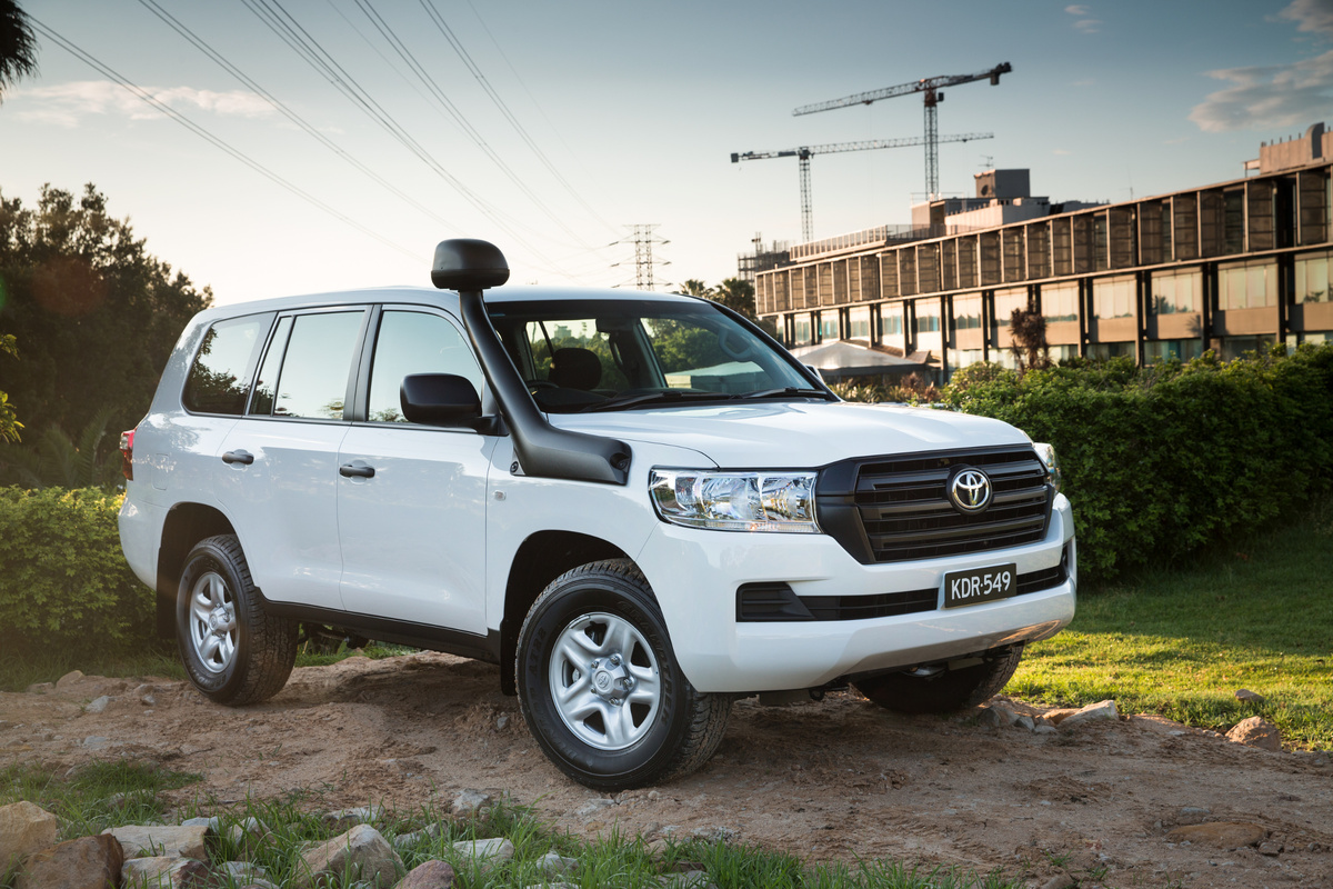 Toyota Land Cruiser 200 GX