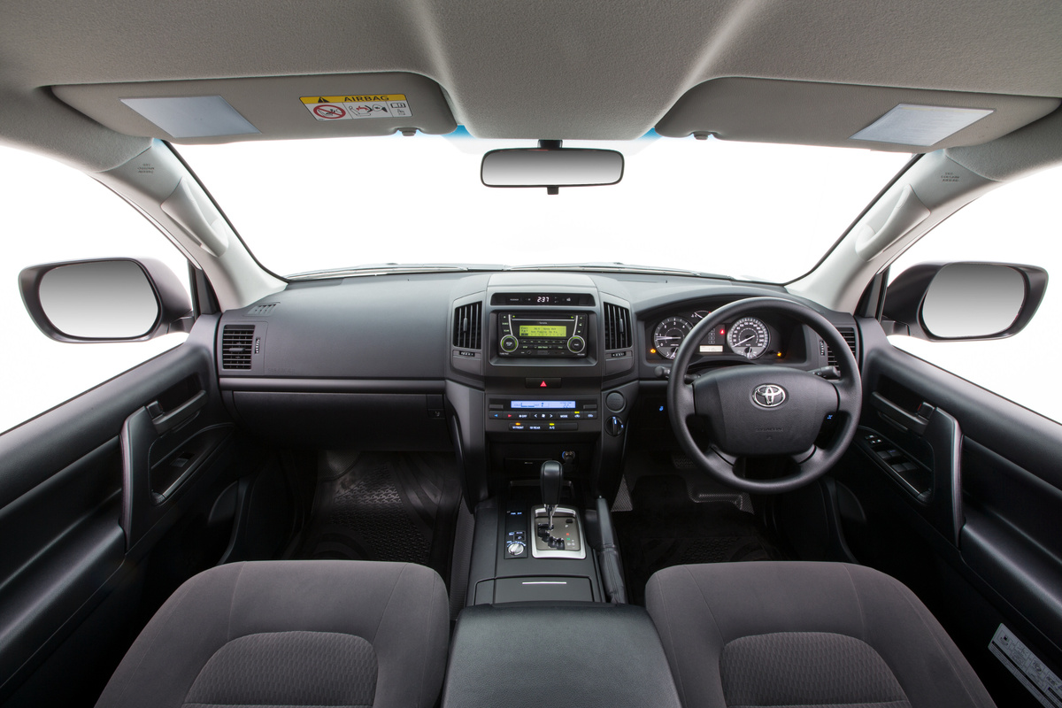 Toyota Land Cruiser 200 GX