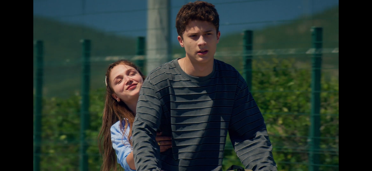Стоп кадр из сериала «Ещё 17»