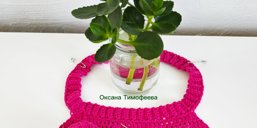 Летние вязаные топы на пике моды.