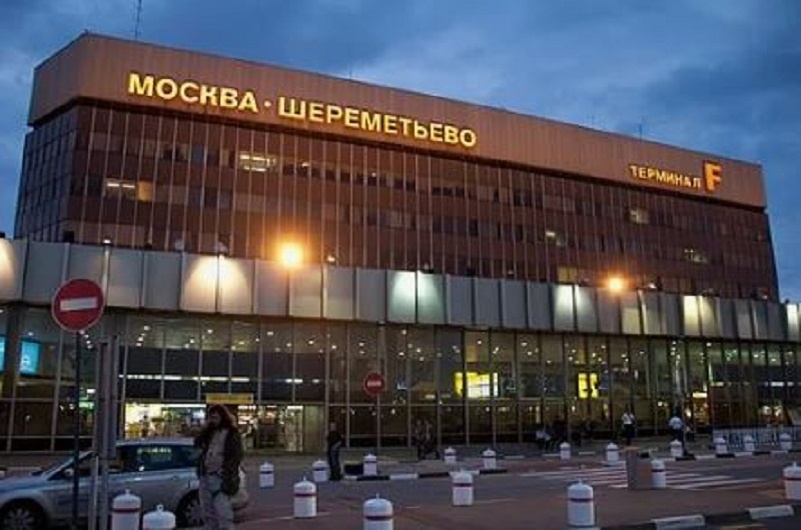 Здесь в аэропорту Шереметьево уставшие, измотанные бойцы попадали в новую засаду. 
