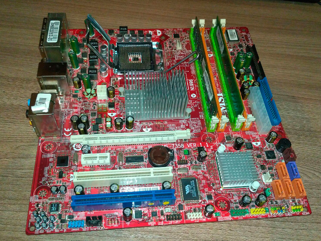 Материнская плата MS-7358 VER: 1.1