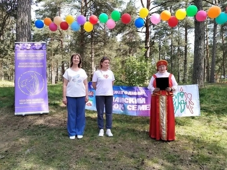     6 июня в Марьиной Роще прошёл третий районный кубок семей. Фото: пресс-служба Волховского района Ленинградской области.