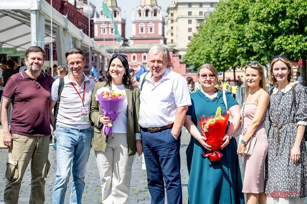   Главный редактор ИД «Аргументы и Факты» Михаил Чкаников (в центре). Фото: АиФ/ Юлия Федотова