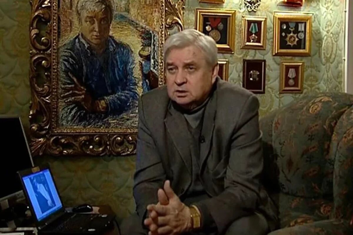    Александр Стефанович.