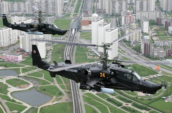 Управлять вертолетом на малых высотах оказалось непросто. Фото: pikabu.ru